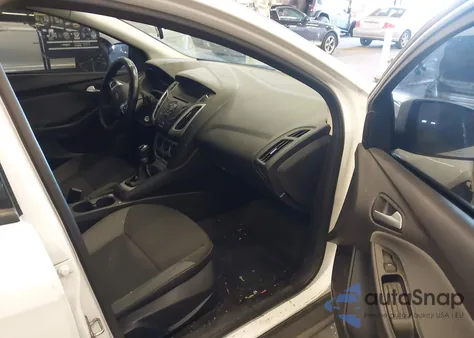 2014 Ford Focus Se z USA, uszkodzony, nr VIN 1FADP3K23EL118956